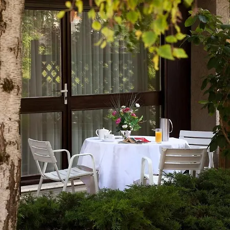 Le Hotel 3*