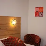 Le Hotel 3*